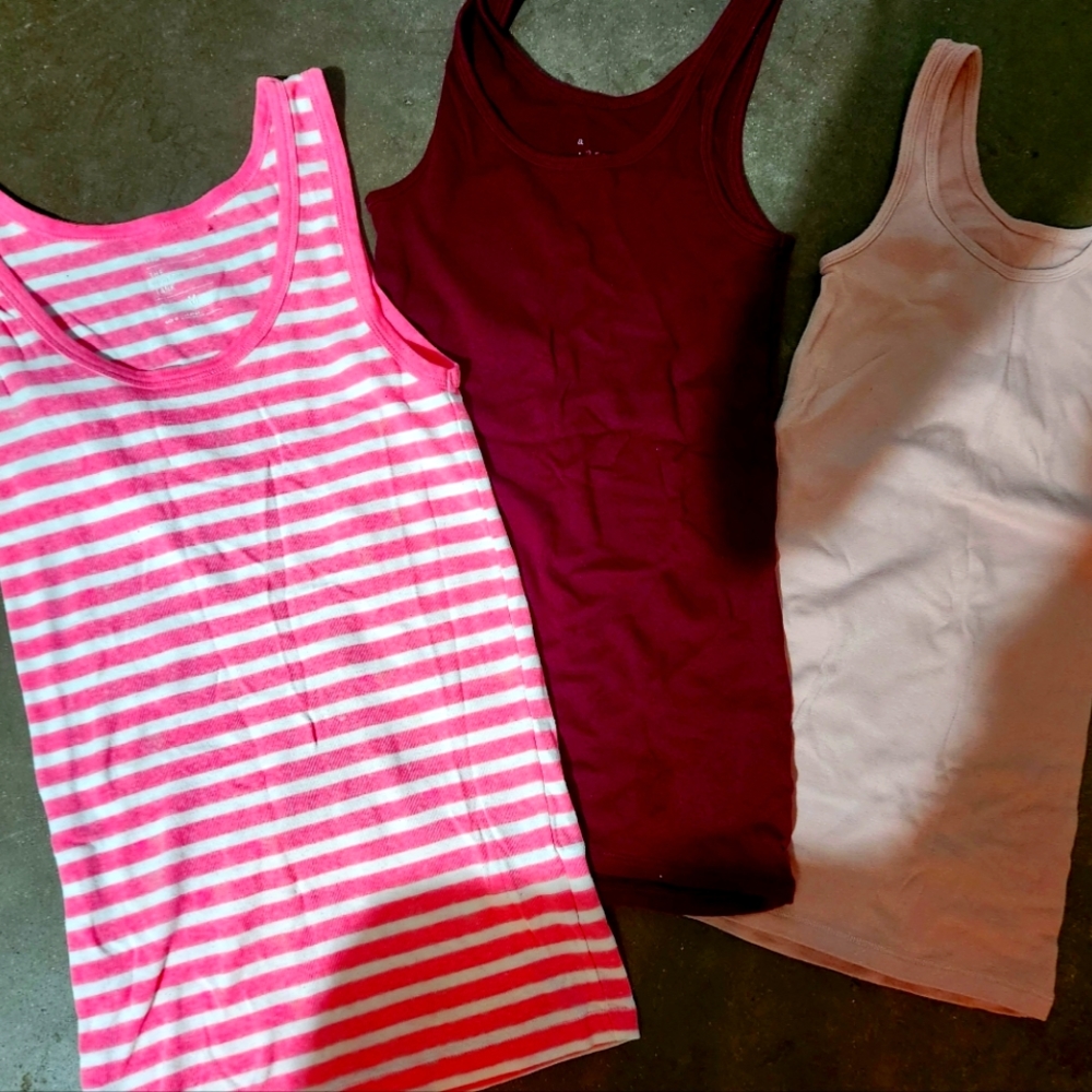 3 Tank Tops XS/S all "Pinks", 2 made for layering. Great cond.